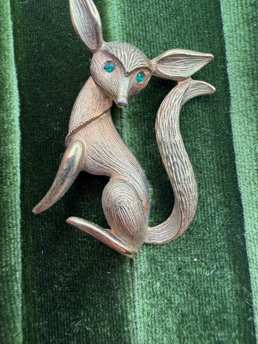 Rare vintage JJ gold-tone Fennec fox brooch Jonette Jewelry